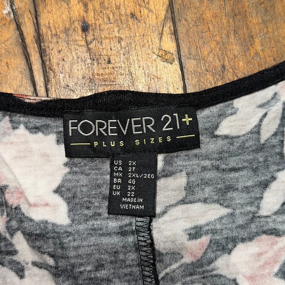 Forever 21‎ Dress Womens Size 22 Black Floral Long Sleeve Round Neck Pullover - Picture 2 of 7